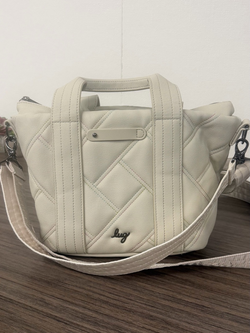 Lug matte Dory Quilted Crossbody Tote in Cream